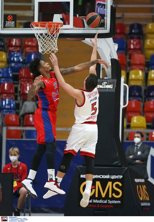 ΤΣΣΚΑ Μ.-Ολυμπιακός 80-61: Άντεξε ένα δεκάλεπτο και κατέρρευσε!