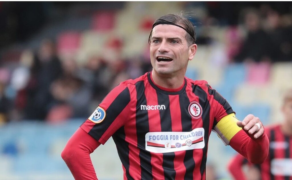 Αδιανόητο: Προσπάθησαν να κάψουν σπίτι ποδοσφαιριστή με την οικογένειά του μέσα (photos+video)