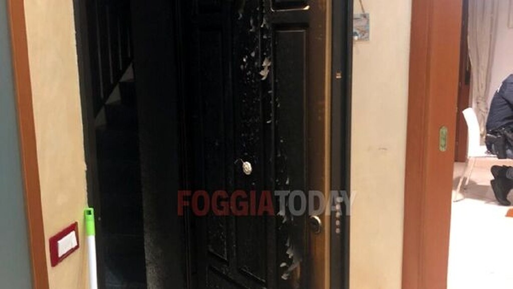 Αδιανόητο: Προσπάθησαν να κάψουν σπίτι ποδοσφαιριστή με την οικογένειά του μέσα (photos+video)