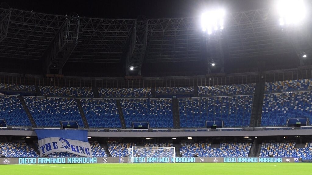 Ντιέγκο Μαραντόνα: Το γήπεδο της Νάπολι πήρε το όνομα του «Θεού» (photos+video)