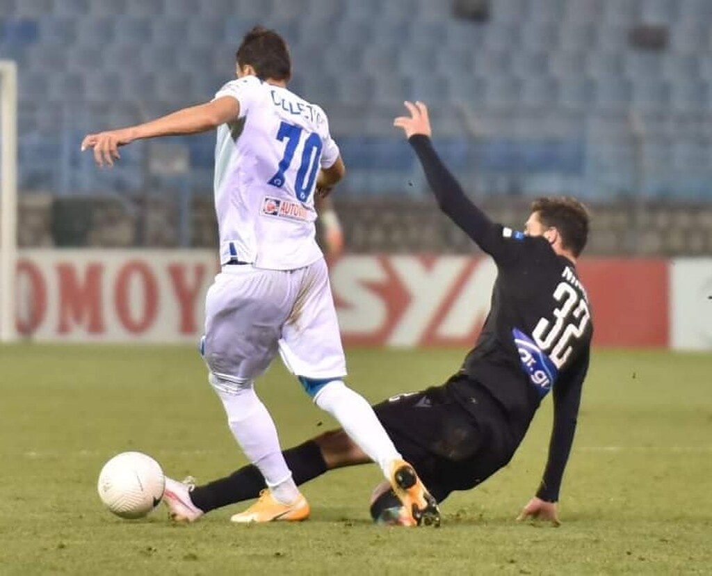 Λαμία: Εκτός αποστολής Βύντρα, Βασιλακάκης