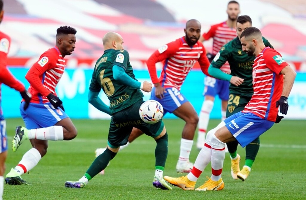 La Liga: Γλίτωσε το… κάζο στις καθυστερήσεις η Γρανάδα!