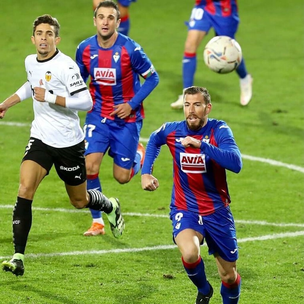 La Liga: Η Βαλένθια δέχθηκε μπλόκο κι από την Εϊμπάρ (video+photos)