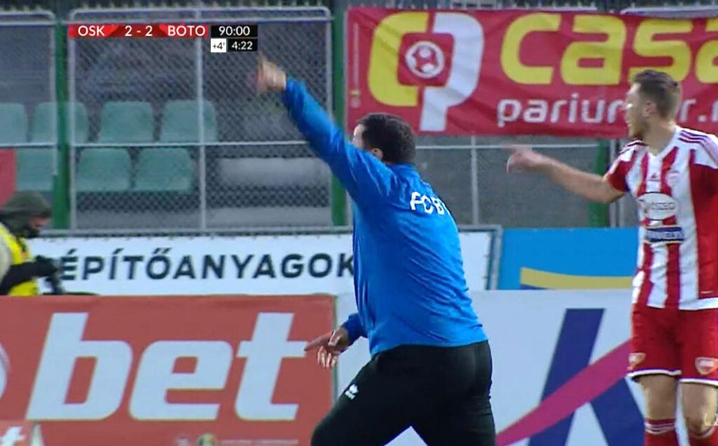 Το buzzer beater που έγινε viral - Το γκολ που έβγαλε τον προπονητή από τα... ρούχα του!