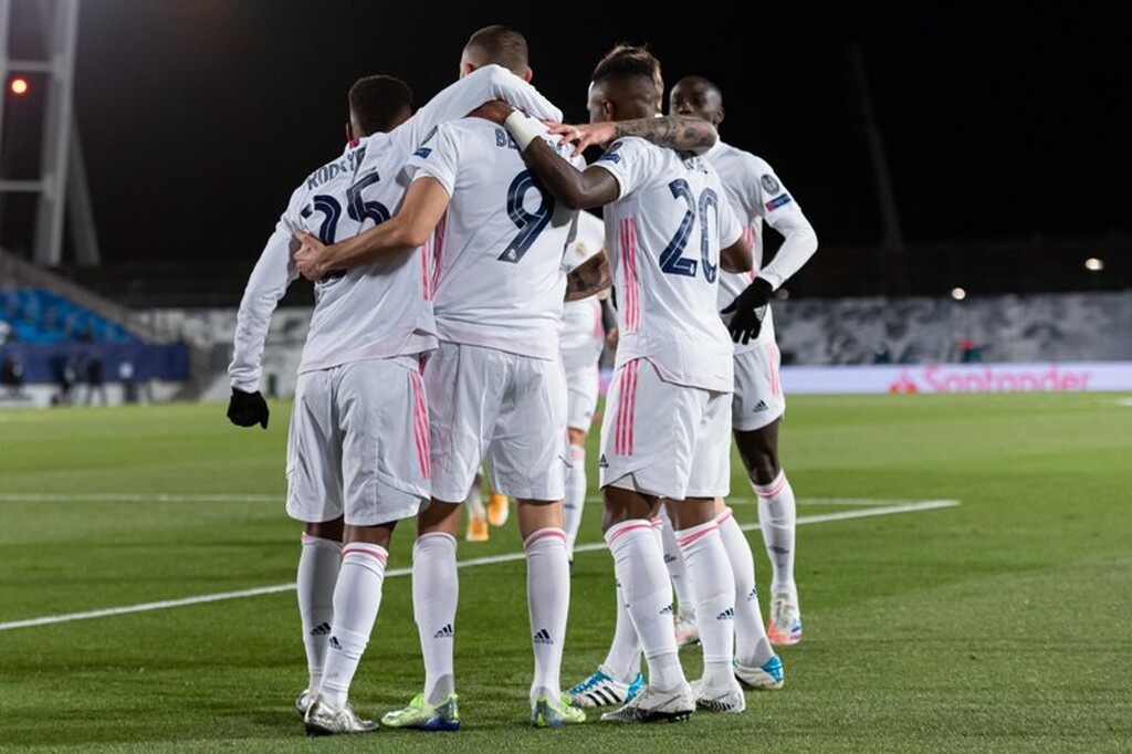 Ρεάλ Μαδρίτης-Γκλάντμπαχ 2-0: Νίκησε η «βασίλισσα», πέρασαν κι οι δύο!