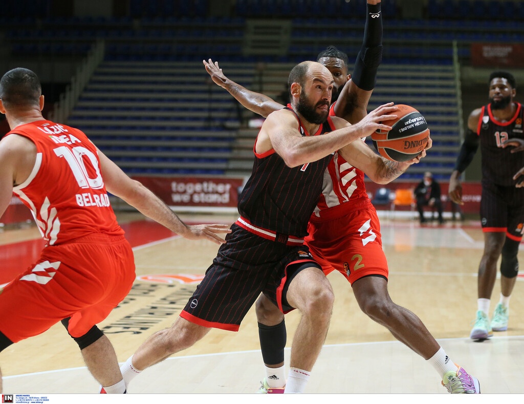 Ερυθρός Αστέρας - Ολυμπιακός: Το ιστορικό καλάθι του Σπανούλη (video)