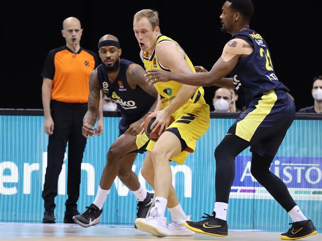 Άλμπα Βερολίνου-Φενέρμπαχτσε 89-63: Σαρωτική υπεροχή!