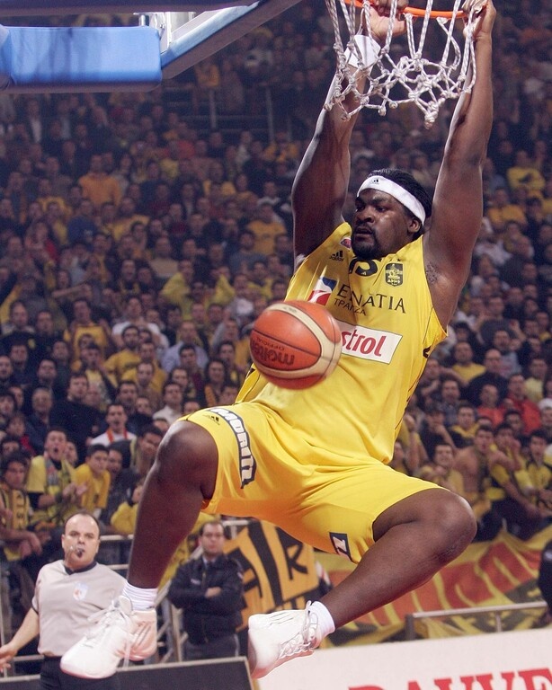 Άρης: Οι ευχές και το «ευχαριστώ» στο Σοφοκλή Σχορτσιανίτη (photos)