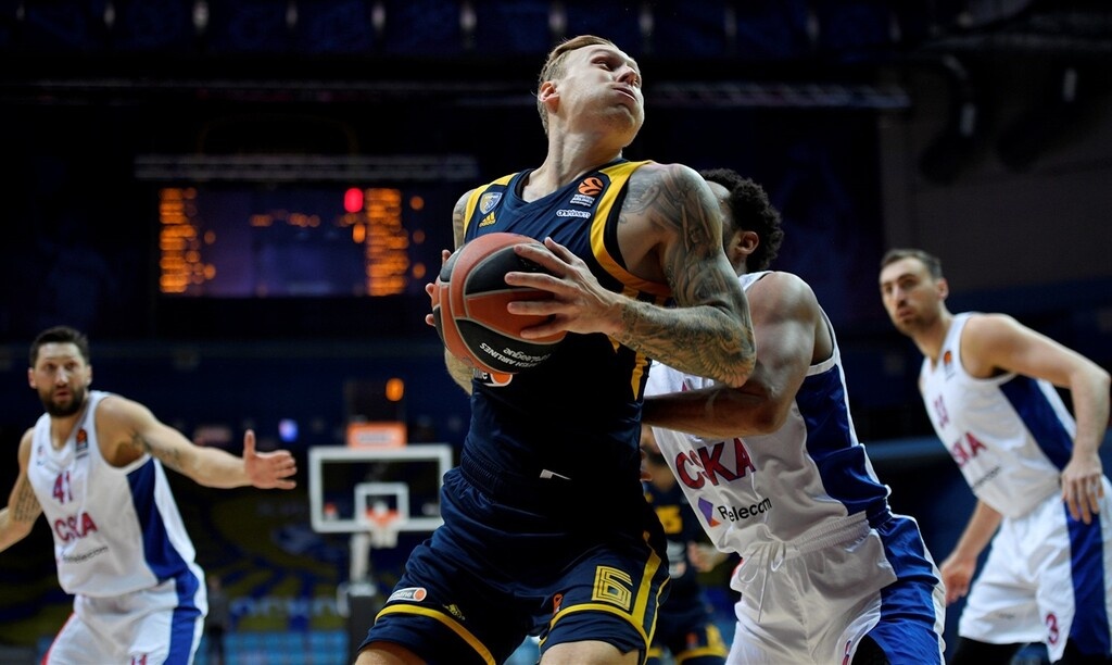 Χίμκι-ΤΣΣΚΑ 87-96: Τζέιμς από άλλο πλανήτη!