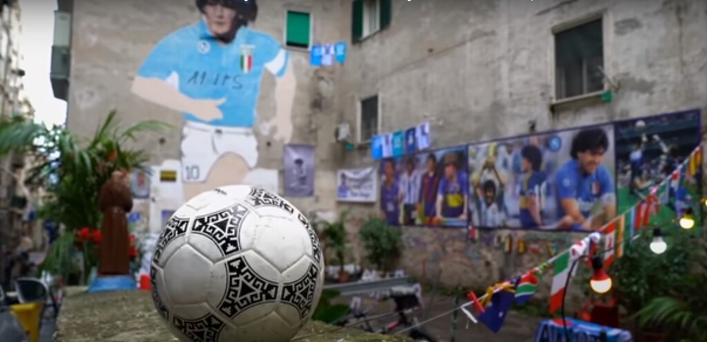 Συγκλονιστικό βίντεο: Το τελευταίο αντίο της... μπάλας στον Ντιέγκο Μαραντόνα (video)