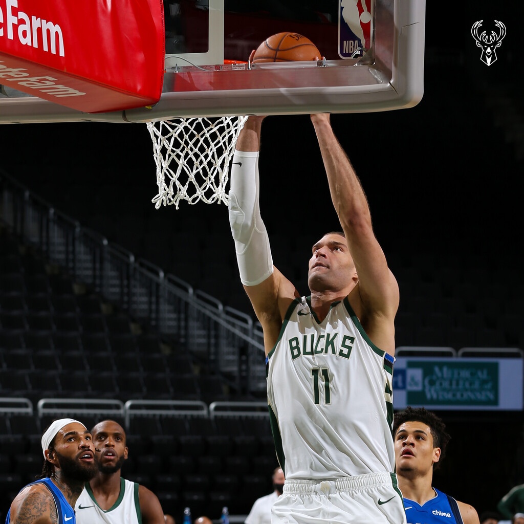 NBA: Επιστροφή με double double ο Αντετοκούνμπο (photos+videos)