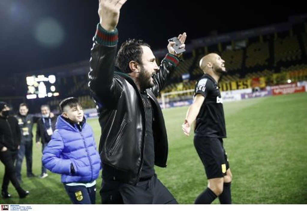 Άρης-ΠΑΟΚ: «Είναι τρελός ο πρόεδρος» - Έξαλλοι πανηγυρισμοί Καρυπίδη με παίκτες (video+photos)