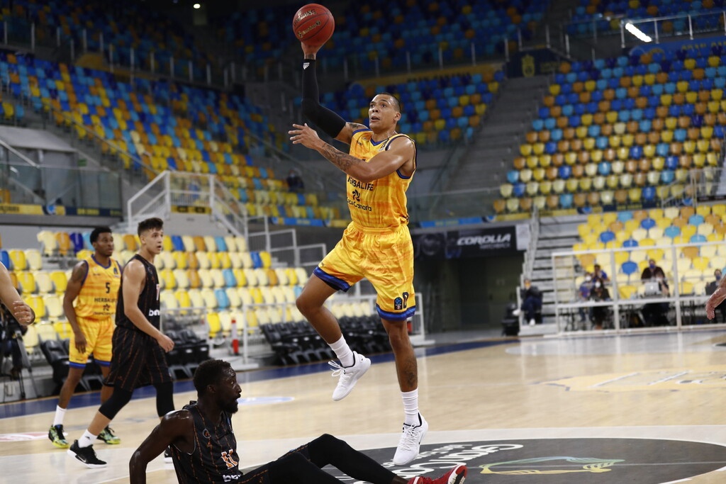 «Πάγωσε» το συμβόλαιο του Ουάιλι η Γκραν Κανάρια (photos)