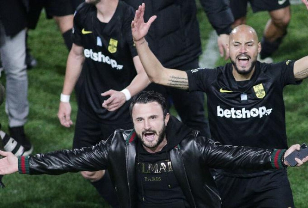 Άρης-ΠΑΟΚ: Πανευτυχής Καρυπίδης με... καυστικό μήνυμα σε ΠΑΟΚ (photos)