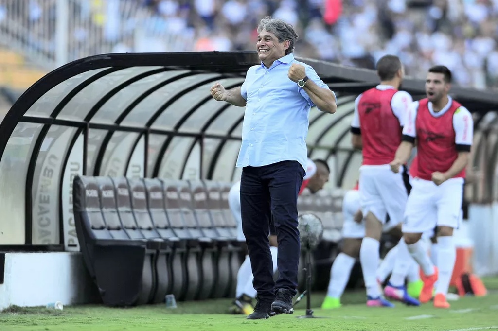 Κορονοϊός: Πέθανε προπονητής στη Βραζιλία (photos)