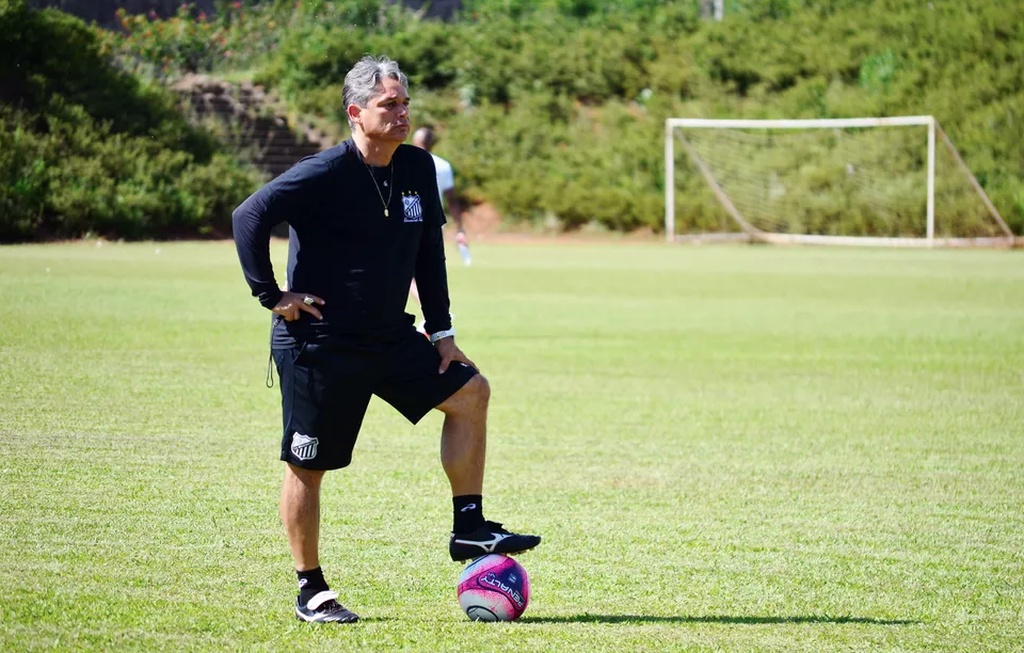 Κορονοϊός: Πέθανε προπονητής στη Βραζιλία (photos)