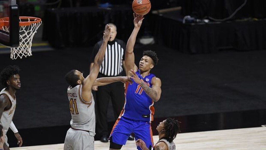 Σοκ: Σε τεχνητό κώμα παίκτης που κατέρρευσε σε αγώνα NCAA (photos)