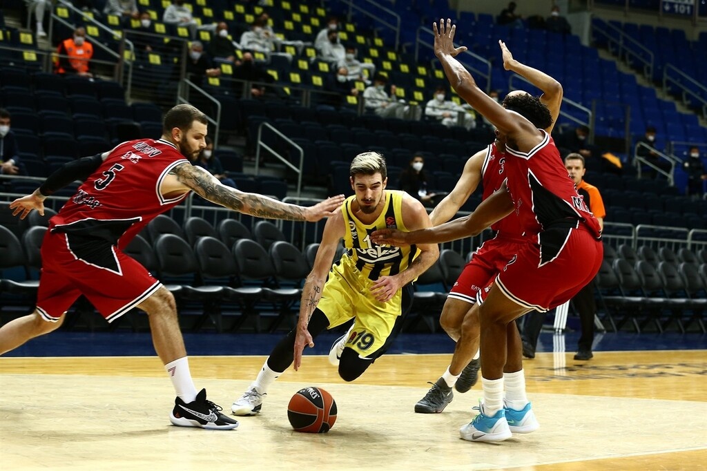 Φενέρμπαχτσε-Αρμάνι Μιλάνο 71-79: Με Ροντρίγκεθ το «διπλό»