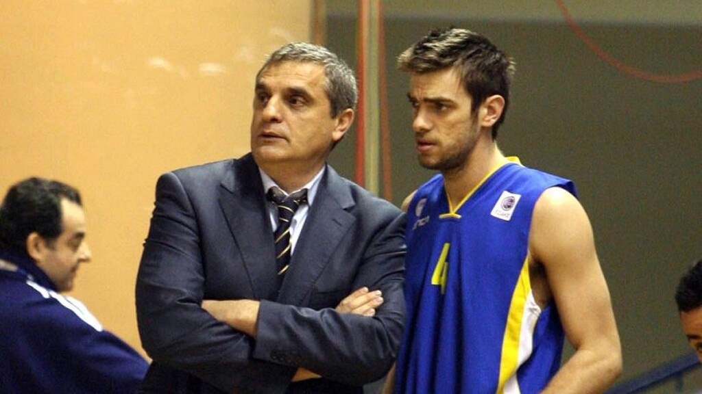 Περιστέρι: Ο Μάντζαρης αποκάλυψε τη μεγάλη επιστροφή (photos)