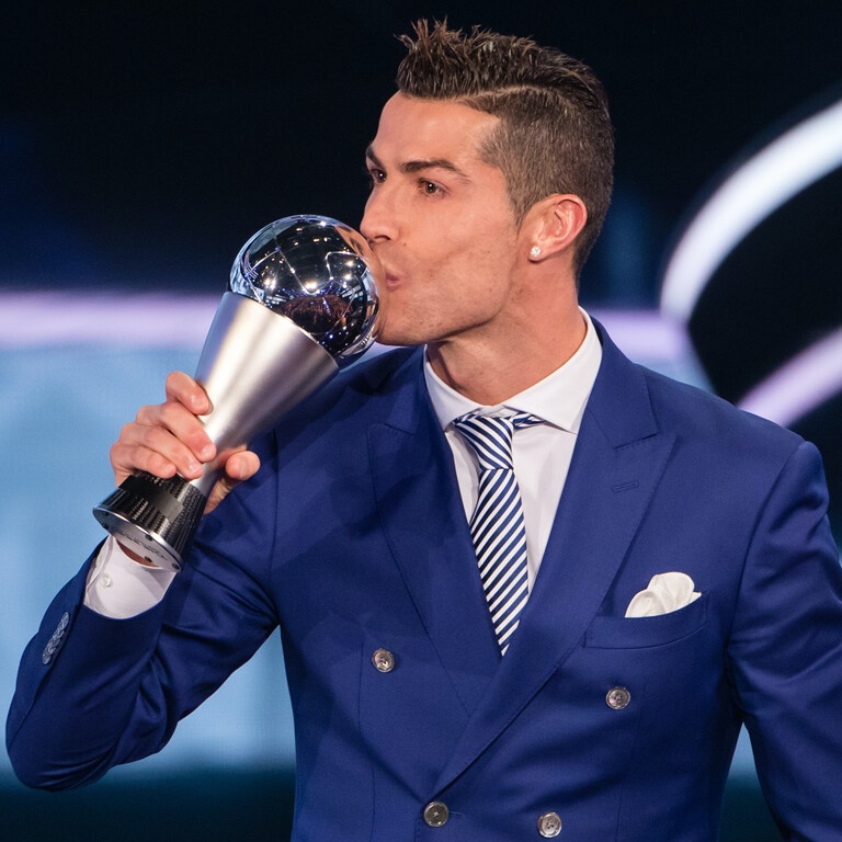 FIFA: Η κορυφαία ενδεκάδα της χρονιάς! (Photos)