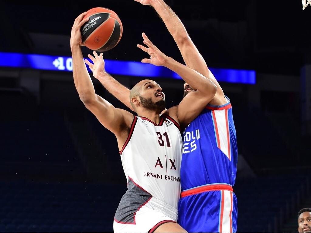 Αναντολού Εφές-Αρμάνι Μιλάνο 69-72: Ο Πάντερ έκανε την διαφορά!