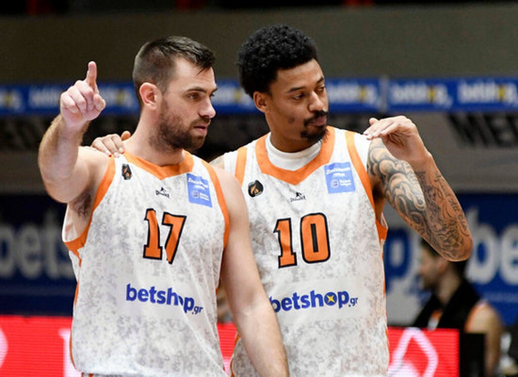 Περιστέρι: Ο Μάντζαρης αποκάλυψε τη μεγάλη επιστροφή (photos)