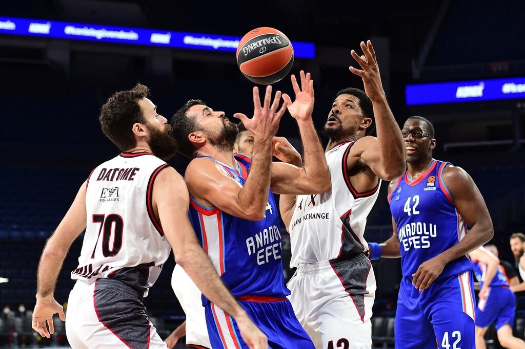 Αναντολού Εφές-Αρμάνι Μιλάνο 69-72: Ο Πάντερ έκανε την διαφορά!