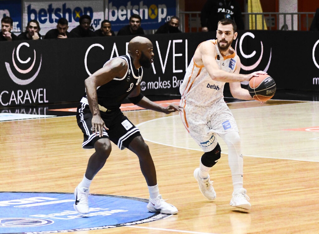 Περιστέρι: Ο Μάντζαρης αποκάλυψε τη μεγάλη επιστροφή (photos)