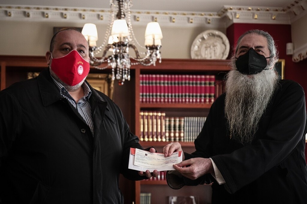Ολυμπιακός: Προσφορά Μαρινάκη  στη Μητρόπολη Πειραιώς