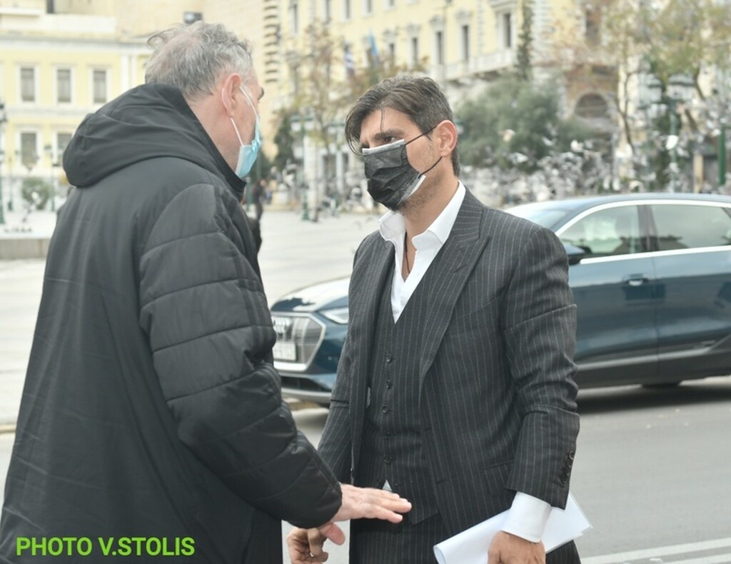 Στο Δημαρχείο Αθηνών ο Δημήτρης Γιαννακόπουλος (video)