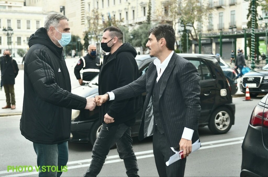 Στο Δημαρχείο Αθηνών ο Δημήτρης Γιαννακόπουλος (video)