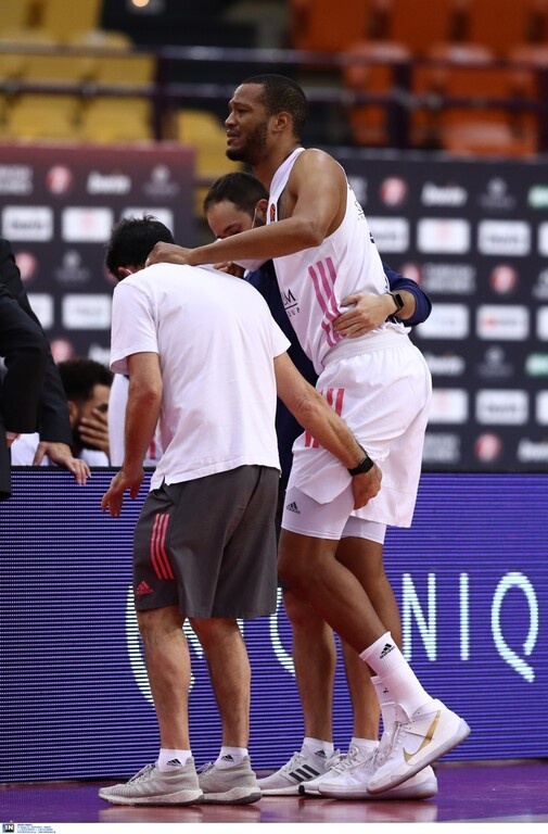 Ολυμπιακός-Ρεάλ Μαδρίτης: Ο σοκαριστικός τραυματισμός του Ράντολφ στο ΣΕΦ (photos)