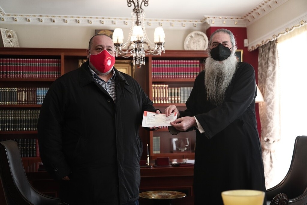 Ολυμπιακός: Προσφορά Μαρινάκη  στη Μητρόπολη Πειραιώς