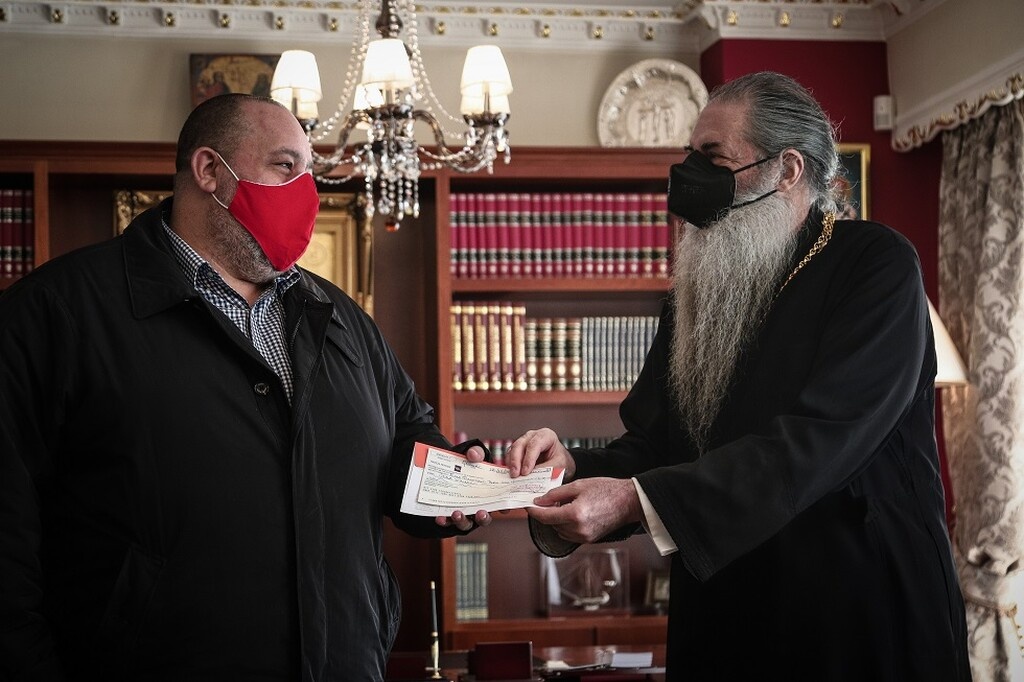 Ολυμπιακός: Προσφορά Μαρινάκη  στη Μητρόπολη Πειραιώς
