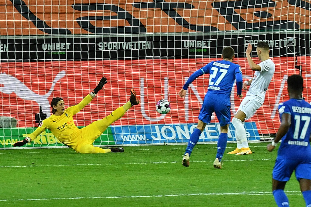 Bundesliga: Τους… έκλεισαν το σπίτι – Κανείς γηπεδούχος δεν νίκησε! (videos-photos)