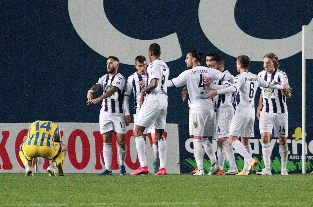 Παναιτωλικός-Απόλλων Σμύρνης 0-1: Σπουδαίο «διπλό» και παγκόσμια πρωτοτυπία του VAR (photos)