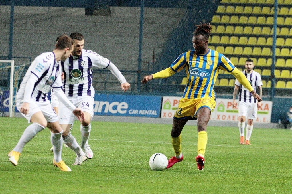 Παναιτωλικός-Απόλλων Σμύρνης 0-1: Σπουδαίο «διπλό» και παγκόσμια πρωτοτυπία του VAR (photos)