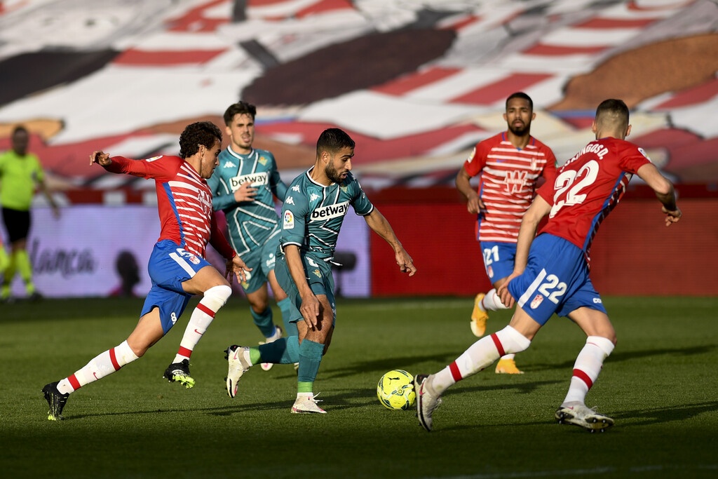 La Liga: Ανεβαίνει η Γρανάδα, «έπιασε» Μπαρτσελόνα! (Video & Photos)