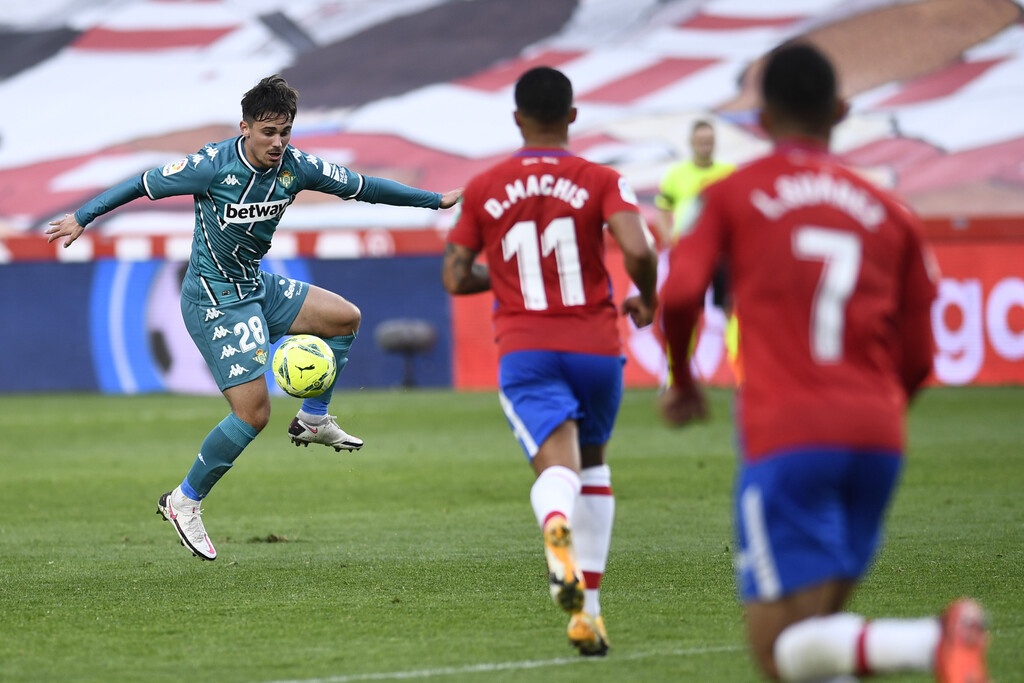 La Liga: Ανεβαίνει η Γρανάδα, «έπιασε» Μπαρτσελόνα! (Video & Photos)