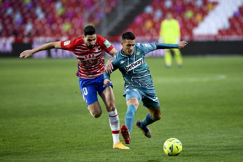 La Liga: Ανεβαίνει η Γρανάδα, «έπιασε» Μπαρτσελόνα! (Video & Photos)