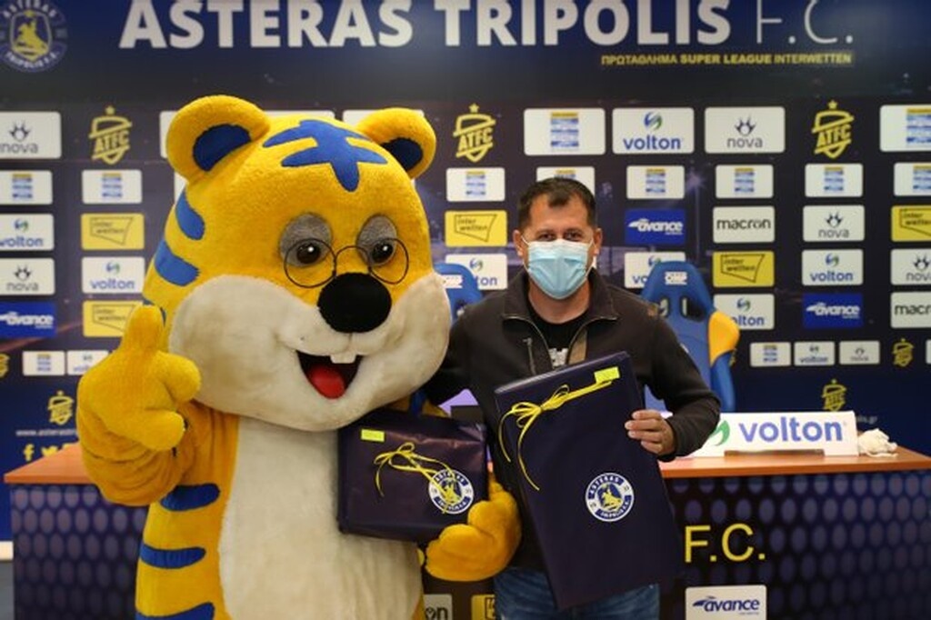 Αστέρας Τρίπολης: Μοίρασε δώσε στα παιδιά (photos)