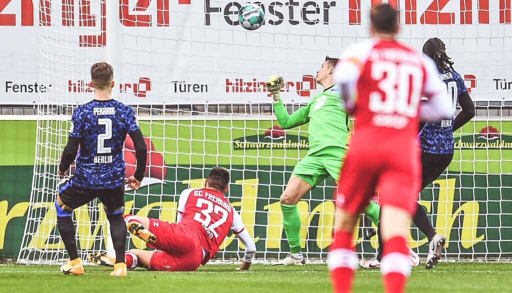 Bundesliga: Καταιγιστική η Φράιμπουργκ, σκόρπισε την Χέρτα! (video+photos)