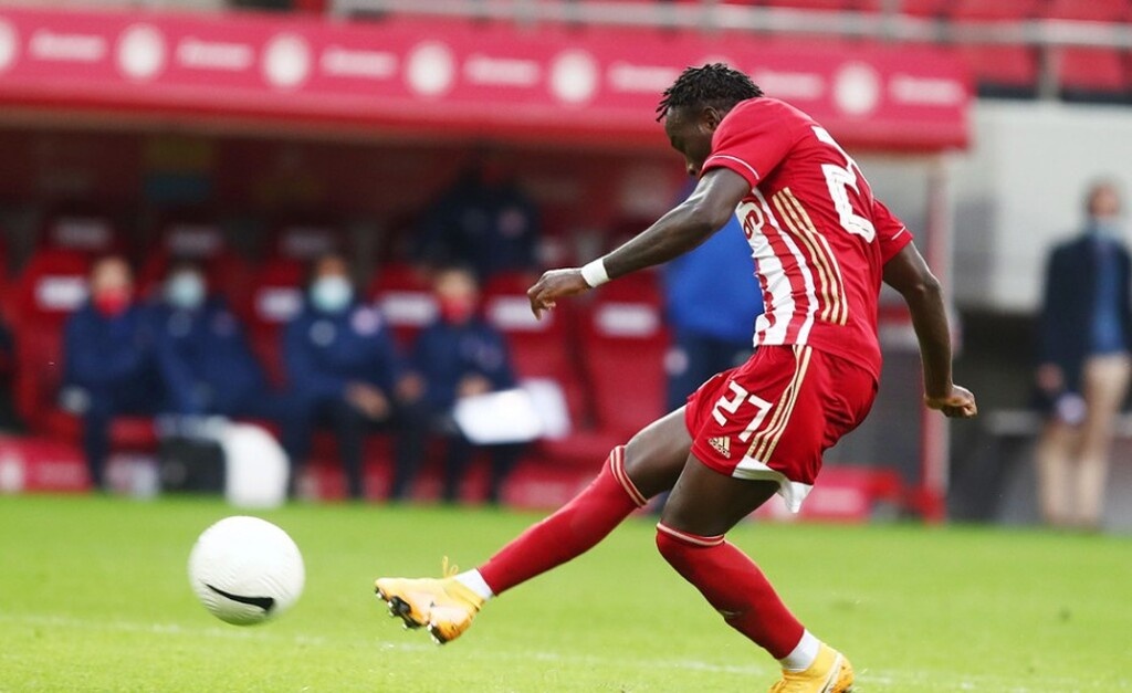 Ολυμπιακός: Η απάντηση του Μπρούμα (photos)