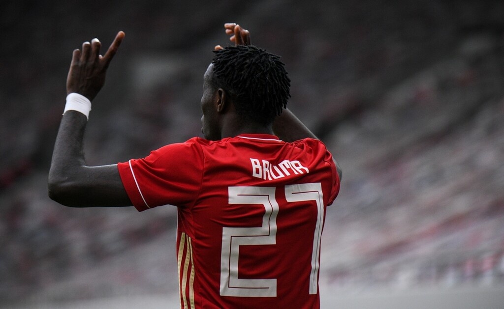 Ολυμπιακός: Η απάντηση του Μπρούμα (photos)