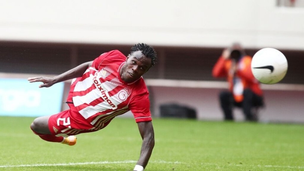 Ολυμπιακός: Η απάντηση του Μπρούμα (photos)