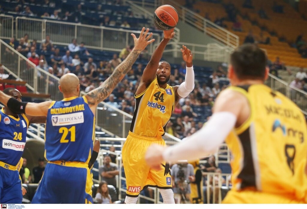 Νέα απαγόρευση μεταγραφών στην ΑΕΚ από τη FIBA