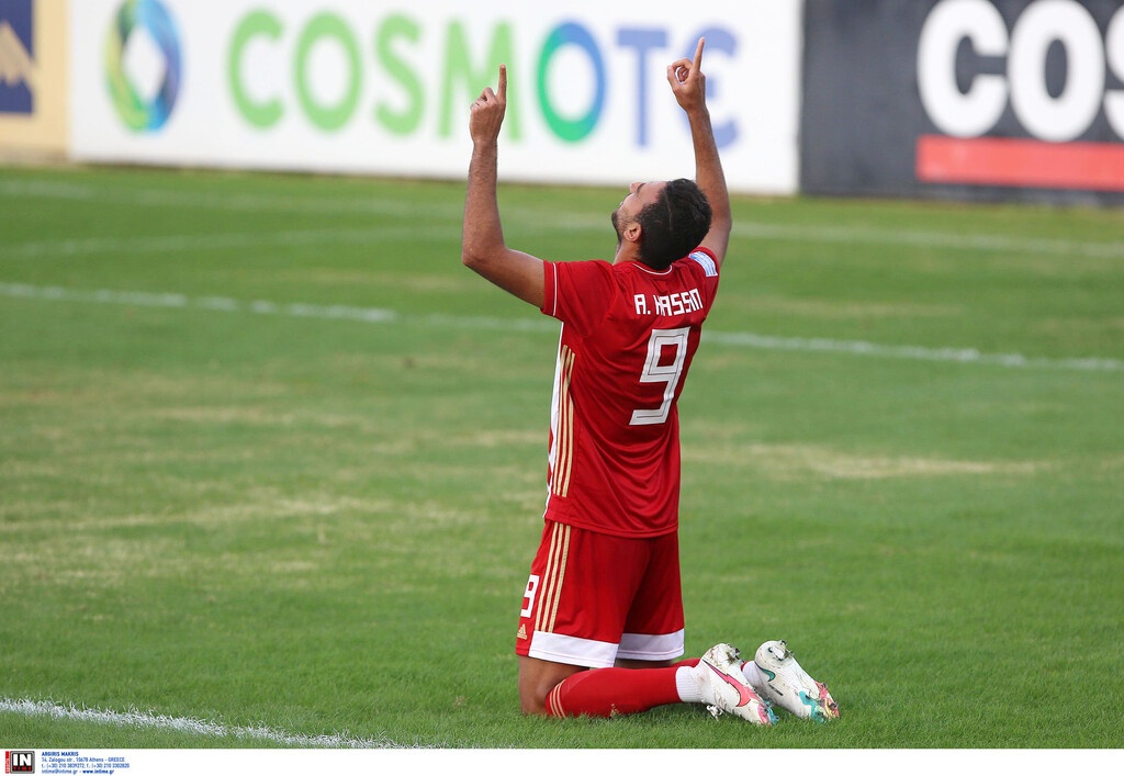 Ολυμπιακός: Ο Χασάν κρίνει τον επιθετικό (photos)