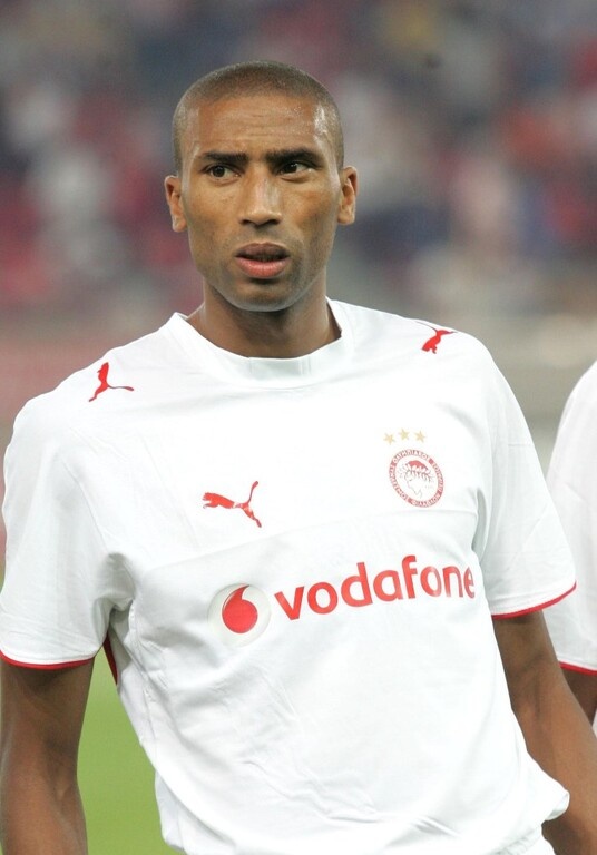 Στο νοσοκομείο με καρδιακό επεισόδιο πρώην άσος του Ολυμπιακού (photos)