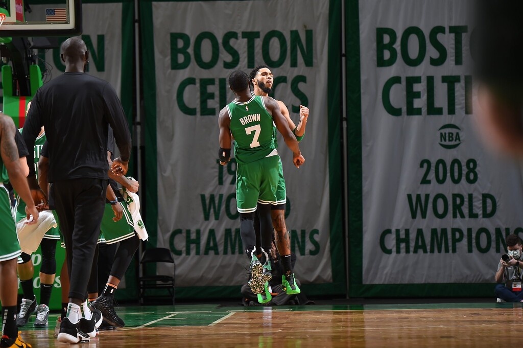 Σέλτικς-Μπακς 122-121: Από ήρωας... μοιραίος ο Γιάννης σε ματσάρα-θρίλερ (videos)