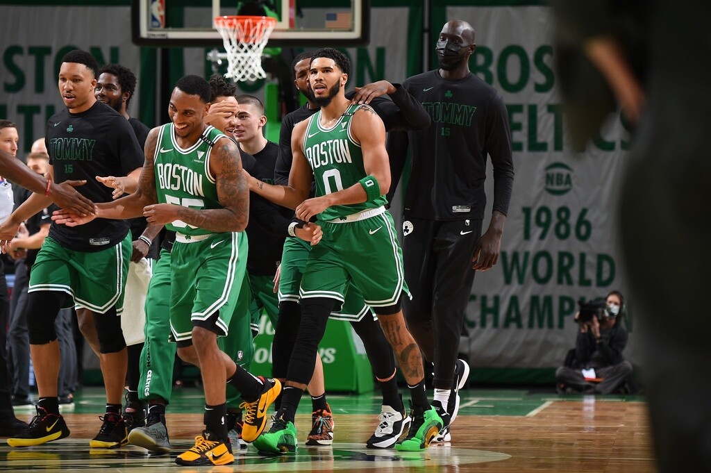 Σέλτικς-Μπακς 122-121: Από ήρωας... μοιραίος ο Γιάννης σε ματσάρα-θρίλερ (videos)